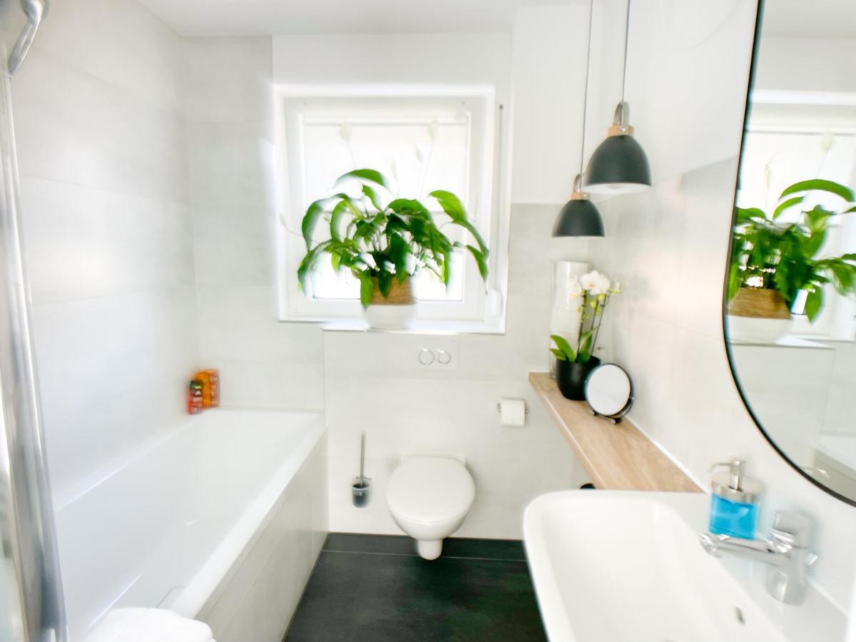 M-Style 02 Apartment Mit Balkon 24H Self-Check-In, Free Parking, Netflix Nuremberg Luaran gambar