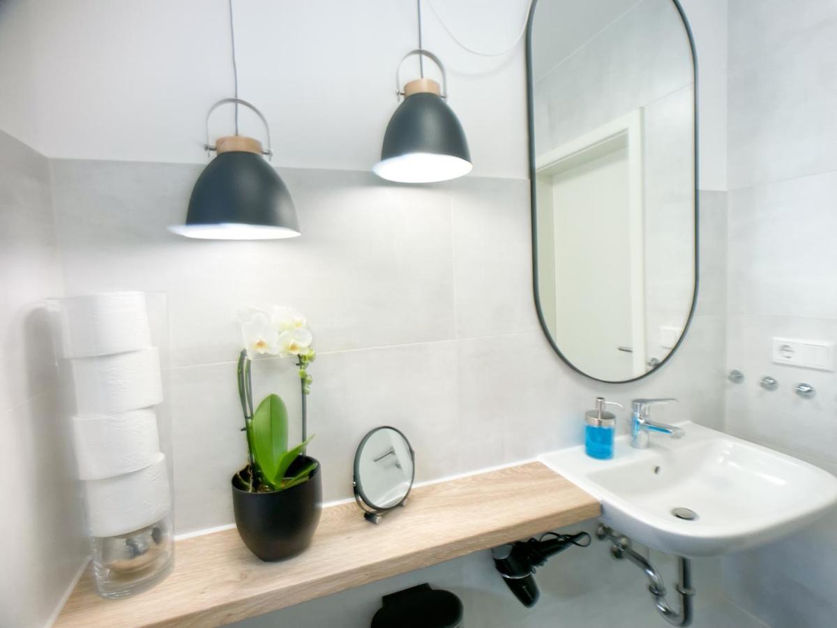 M-Style 02 Apartment Mit Balkon 24H Self-Check-In, Free Parking, Netflix Nuremberg Luaran gambar